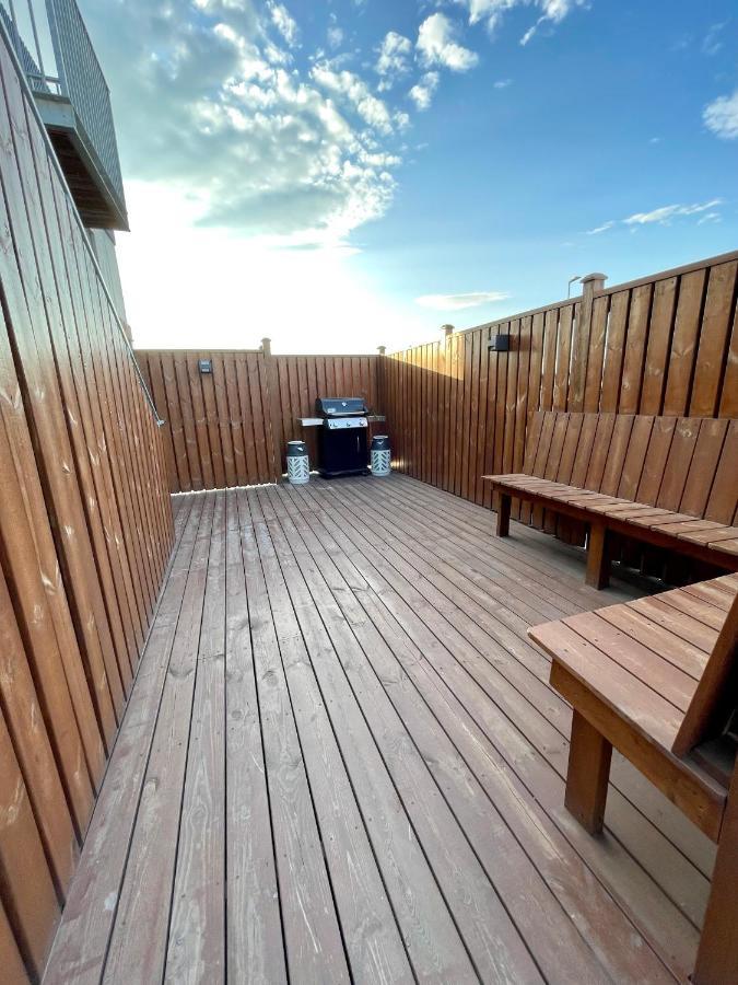 Modern Apartment With Hot Tub In Akureyri Exterior photo